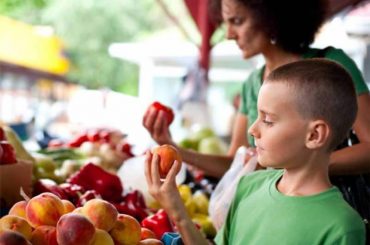 Saveti stručnjaka kako nauiti decu da se zdravo hrane